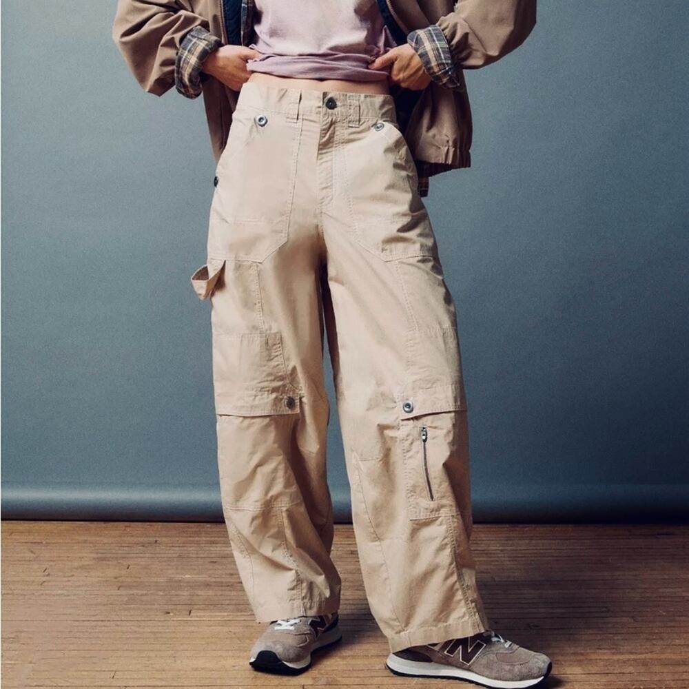 NWT BDG Urban Outfitters Rih Baggy Cargo Flight Barrel Pants Khaki Sz 2